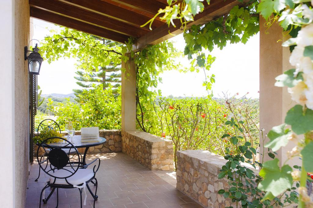 Finca Miquel Tomas Cas Concos Bilik gambar